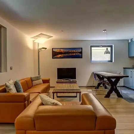 Дом отдыха 4br Spacious Chalet - What'app - 0034-656-619-782 - For Reservations! Шамони